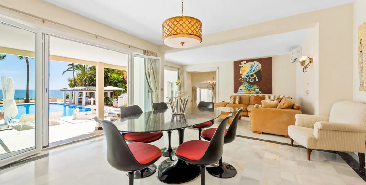 Venta de villa independiente en Estepona 7