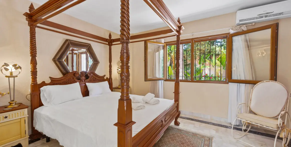 Venta de villa independiente en Estepona 8