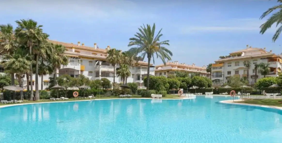 Long-term rent of middle floor apartment in Marbella 1