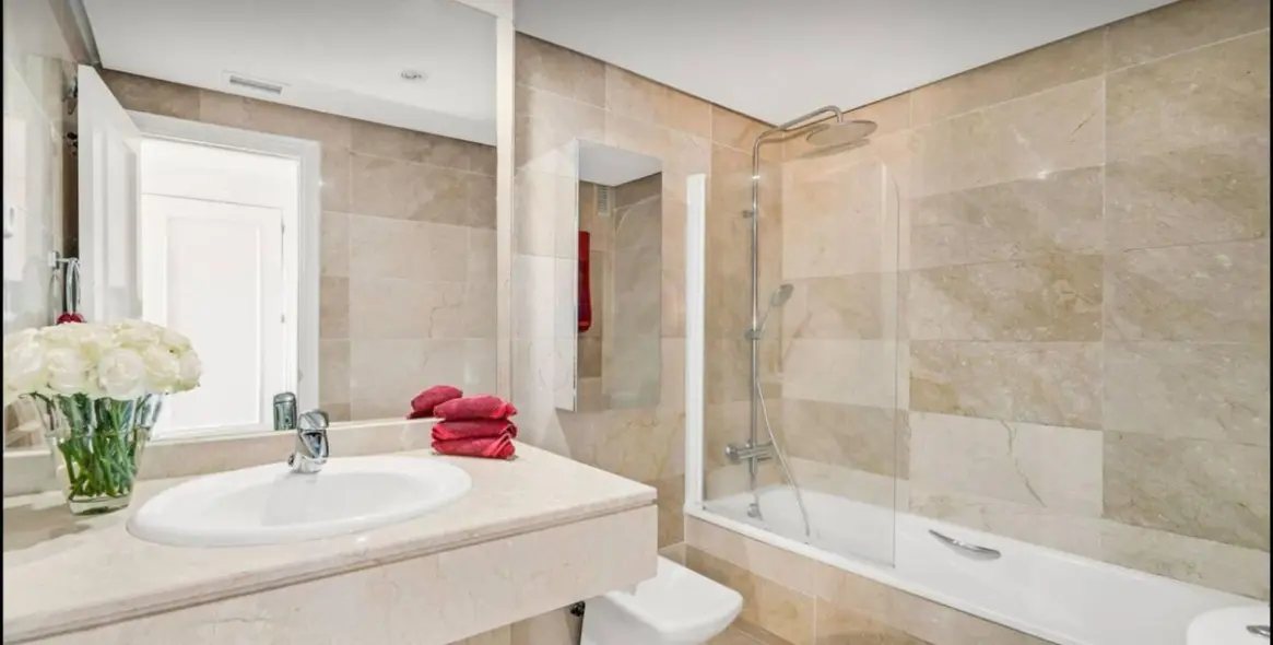 Long-term rent of middle floor apartment in Marbella 9