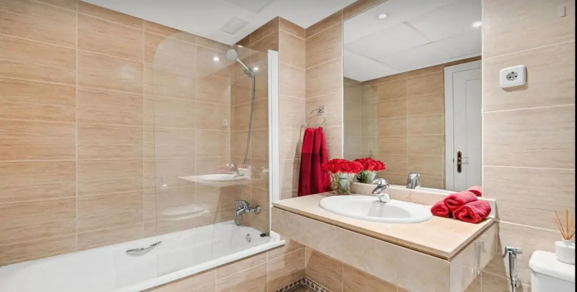 Long-term rent of middle floor apartment in Marbella 10