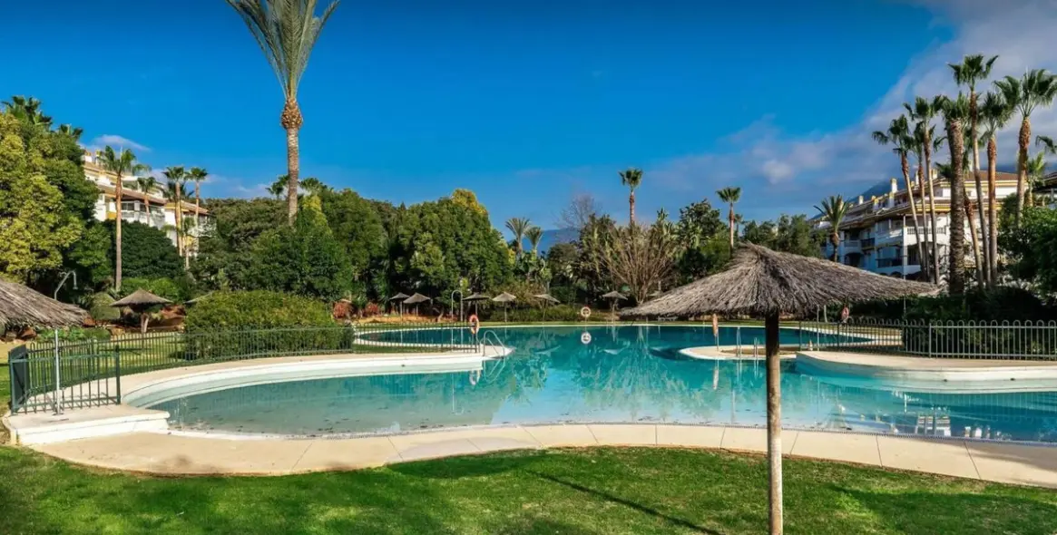 Long-term rent of middle floor apartment in Marbella 11