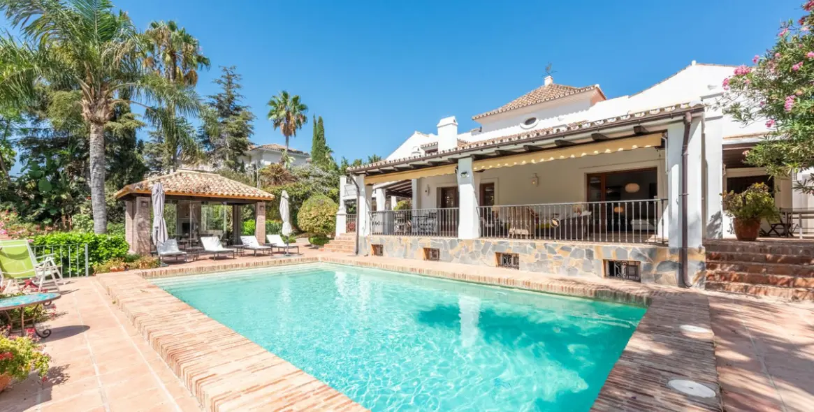 Venta de villa independiente en El Paraiso 1