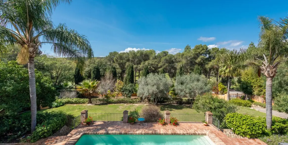 Venta de villa independiente en El Paraiso 3