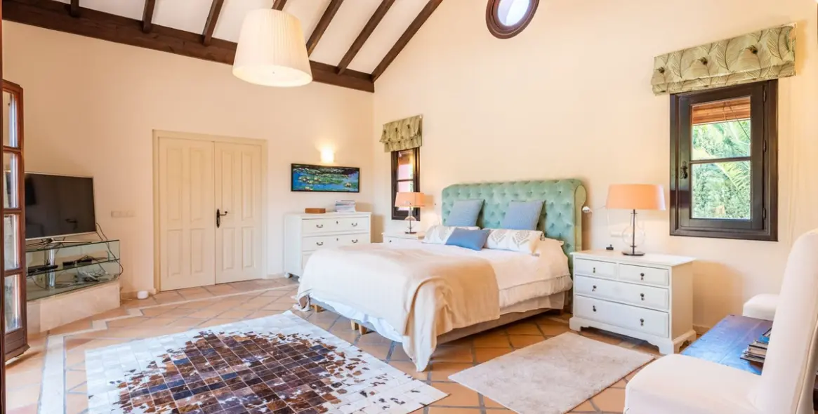 Venta de villa independiente en El Paraiso 18