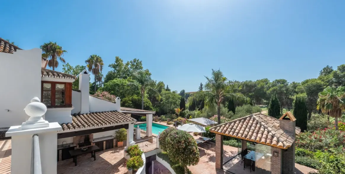 Venta de villa independiente en El Paraiso 2