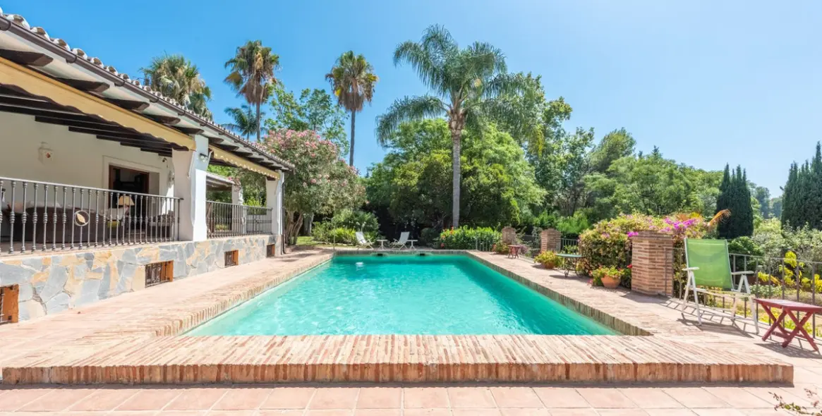 Venta de villa independiente en El Paraiso 6