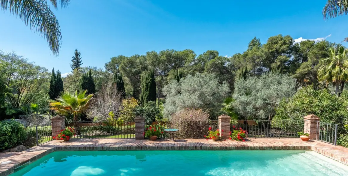 Venta de villa independiente en El Paraiso 9