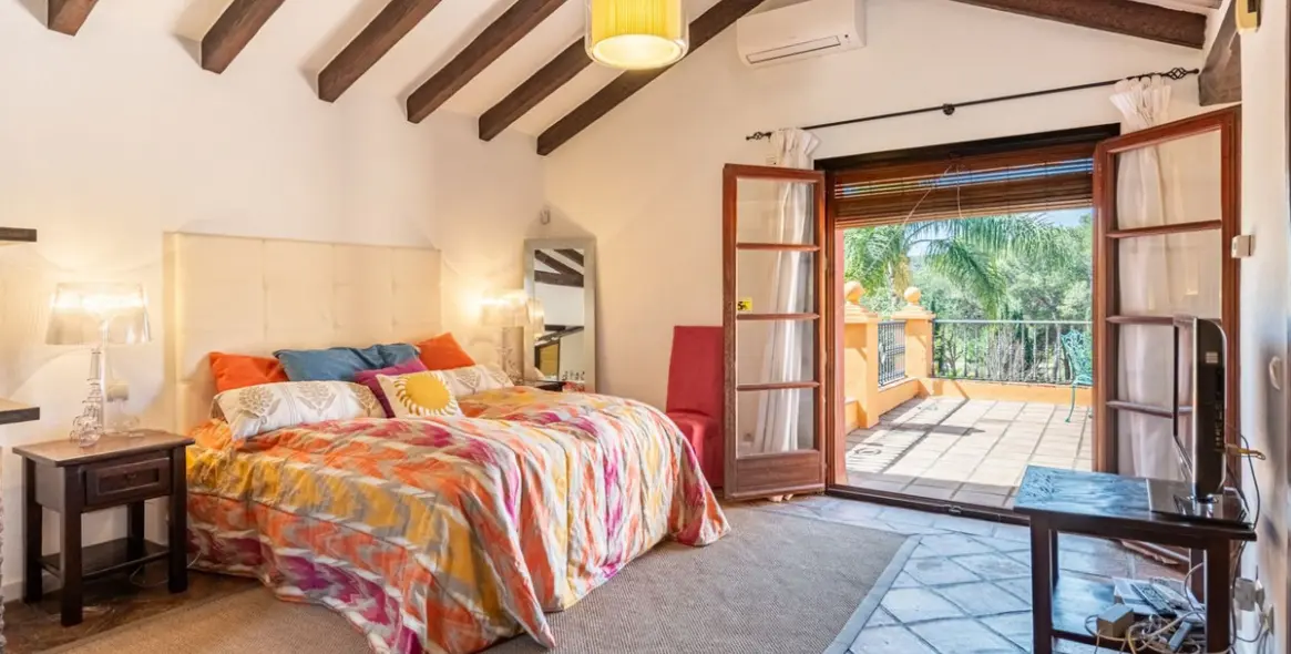 Продажа  отдельно стоящей виллы в El Paraiso 23