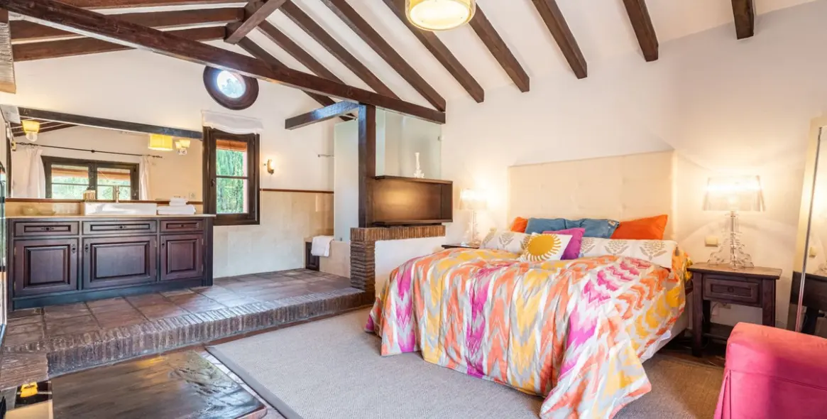 Продажа  отдельно стоящей виллы в El Paraiso 24