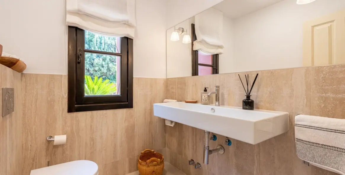 Продажа  отдельно стоящей виллы в El Paraiso 25