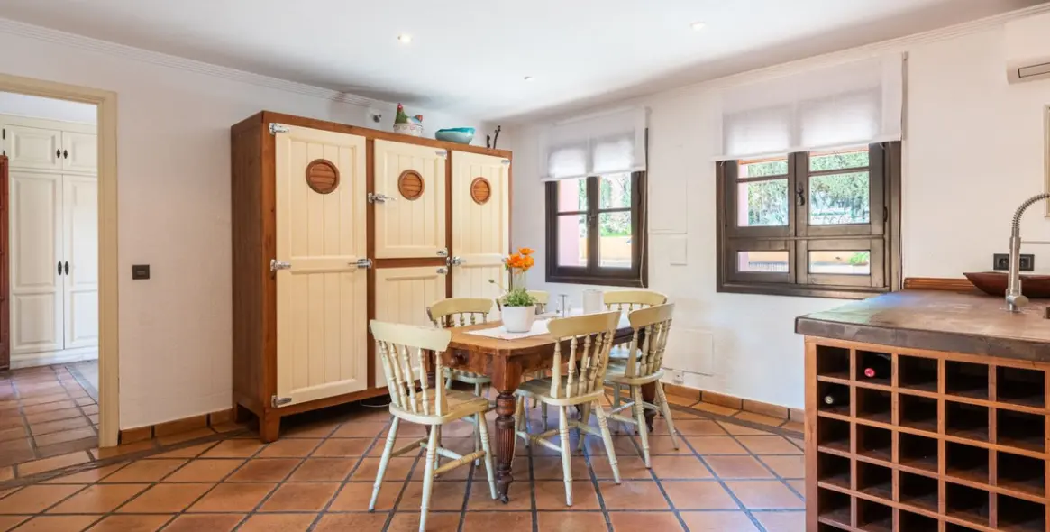 Продажа  отдельно стоящей виллы в El Paraiso 29