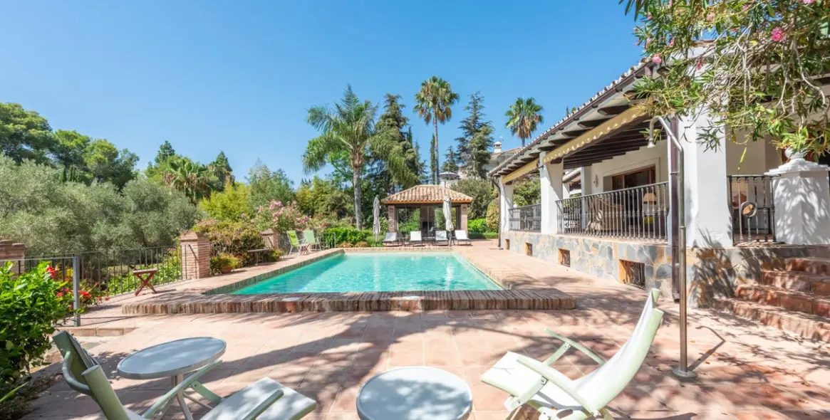 Продажа  отдельно стоящей виллы в El Paraiso 33