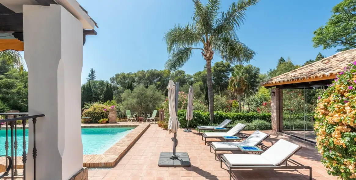 Продажа  отдельно стоящей виллы в El Paraiso 38