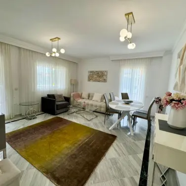 Long-term rent of middle floor apartment in The Golden Mile