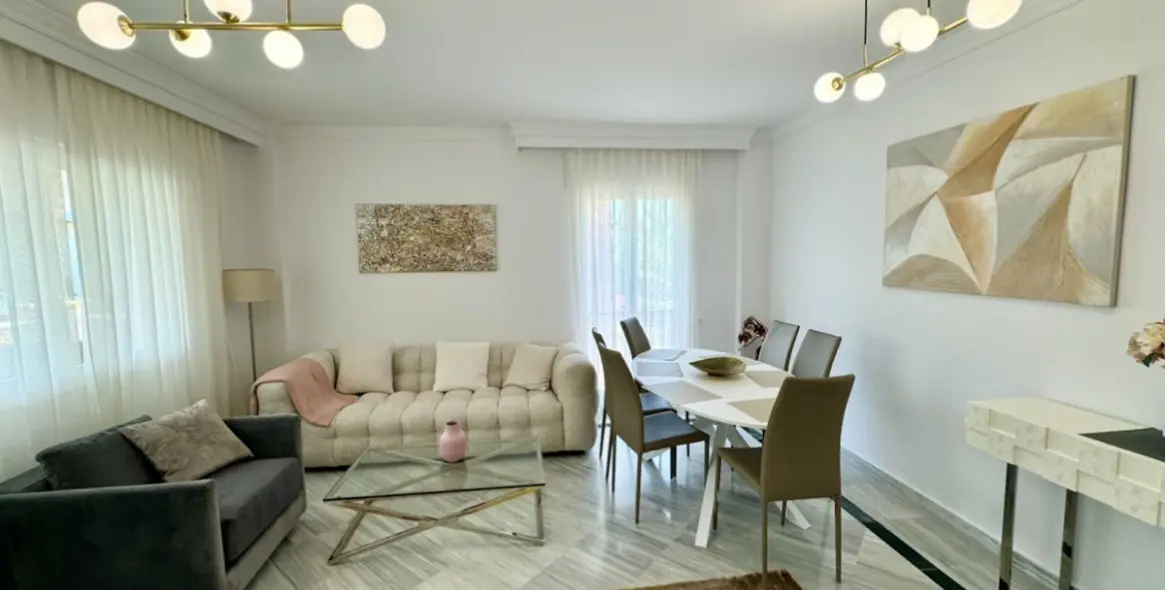 Alquiler a corto plazo de apartamento en planta media en The Golden Mile 5