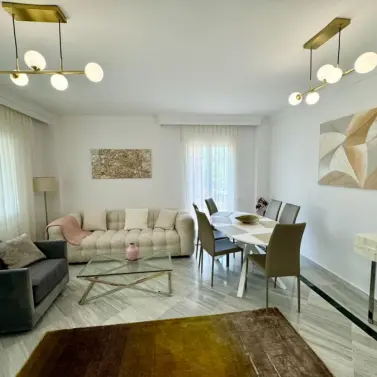Long-term rent of middle floor apartment in The Golden Mile