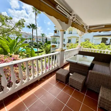 Long-term rent of middle floor apartment in The Golden Mile