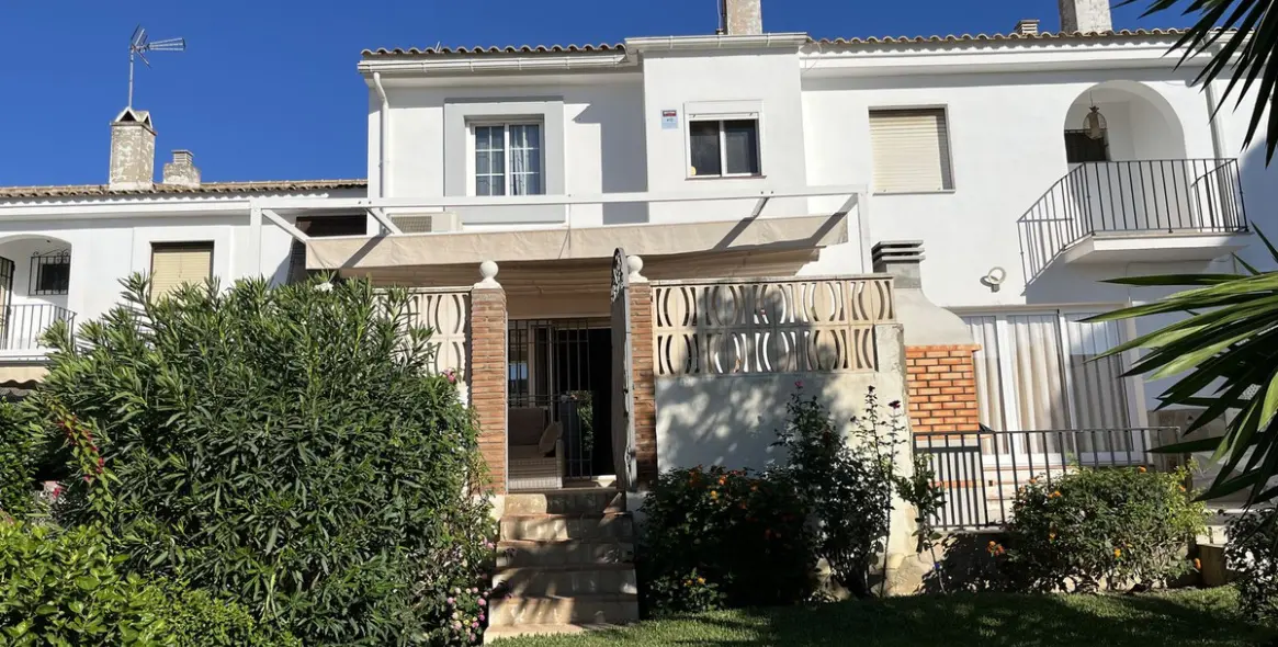 Долгосрочная аренда таунхауса в Estepona 1