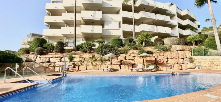 Long-term rent of ground floor apartment in Elviria 0