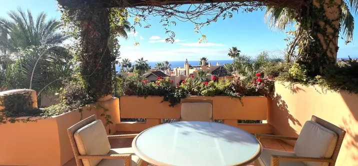 Long-term rent of penthouse in Sierra Blanca 1