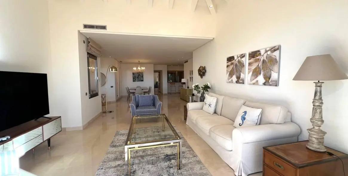 Long-term rent of penthouse in Sierra Blanca 4