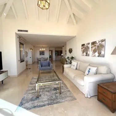 Long-term rent of penthouse in Sierra Blanca