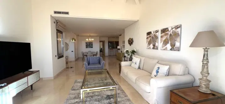 Long-term rent of penthouse in Sierra Blanca 3