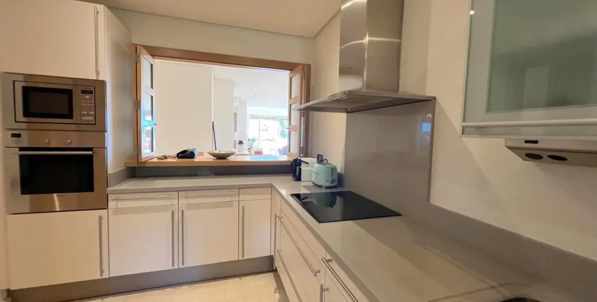 Long-term rent of penthouse in Sierra Blanca 10