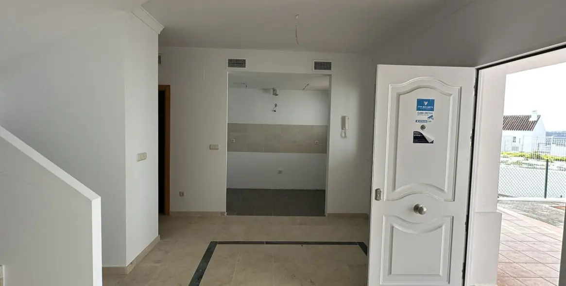 Продажа таунхауса в Doña Julia 24