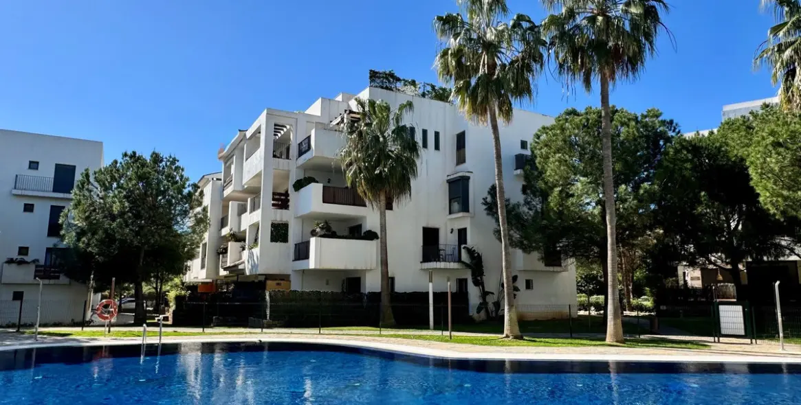Sale of middle floor apartment in La Cala de Mijas 1