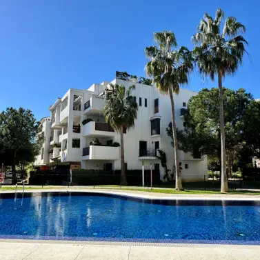 Sale of middle floor apartment in La Cala de Mijas