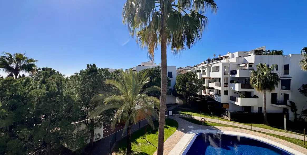 Sale of middle floor apartment in La Cala de Mijas 4