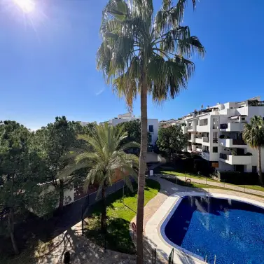 Sale of middle floor apartment in La Cala de Mijas