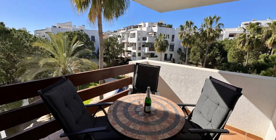 Sale of middle floor apartment in La Cala de Mijas 8
