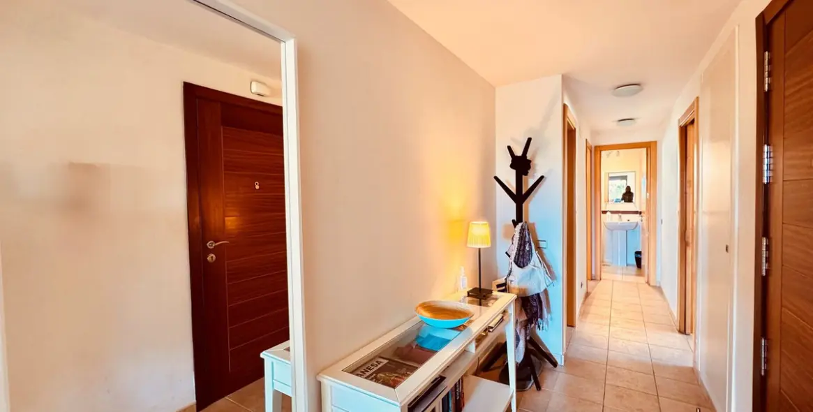 Sale of middle floor apartment in La Cala de Mijas 9