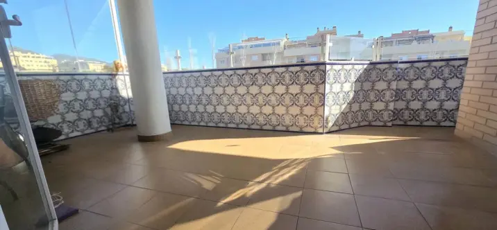 Sale of middle floor apartment in El Pinillo 0