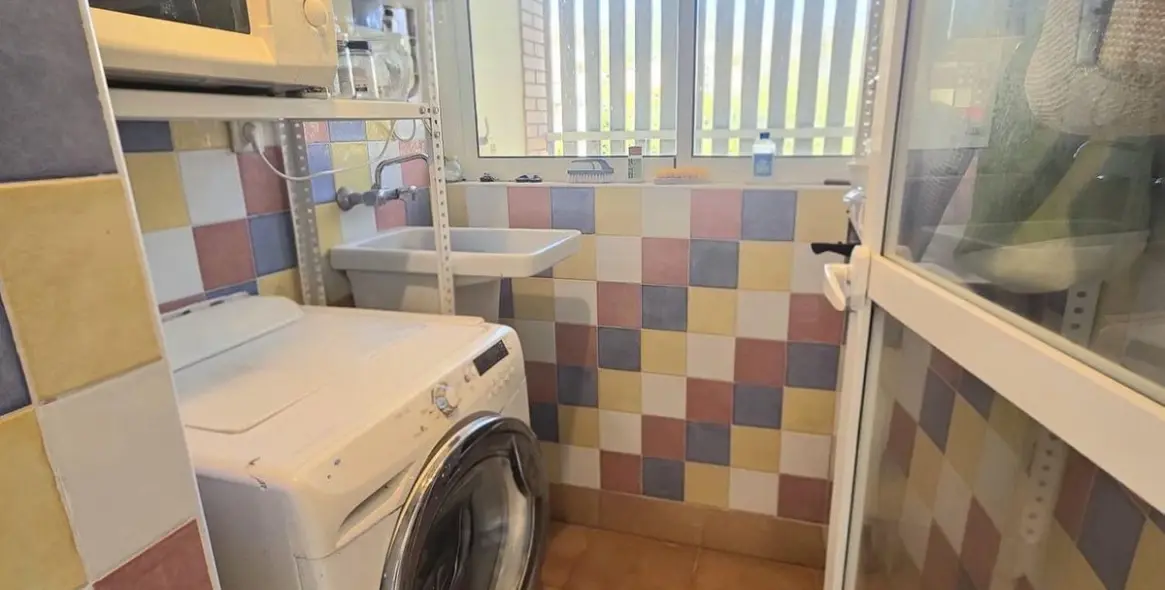 Sale of middle floor apartment in El Pinillo 9