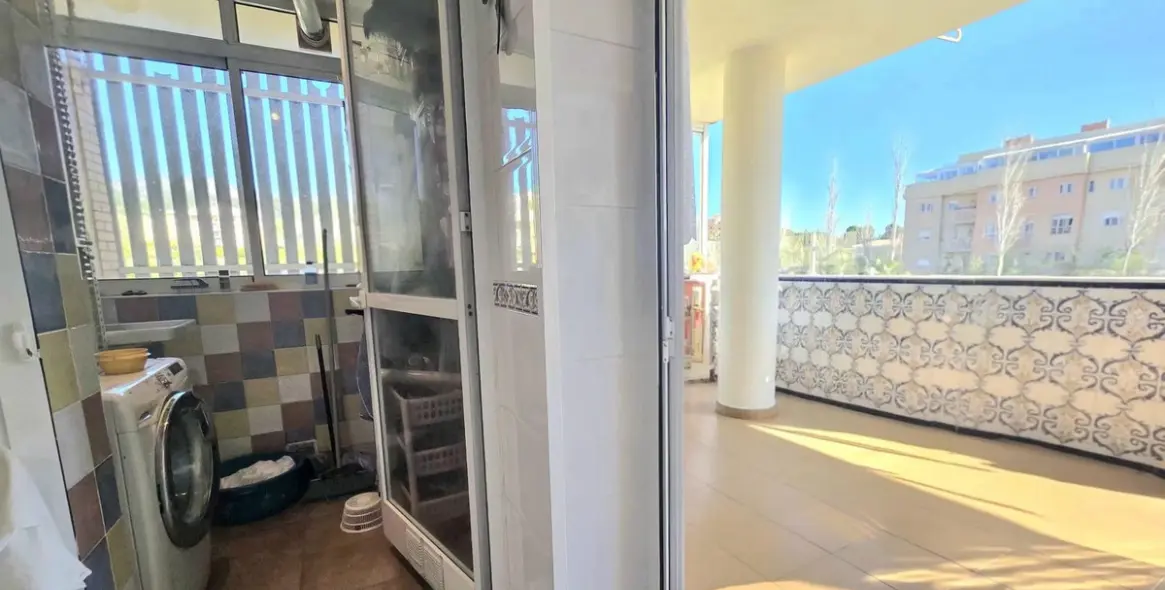 Sale of middle floor apartment in El Pinillo 10