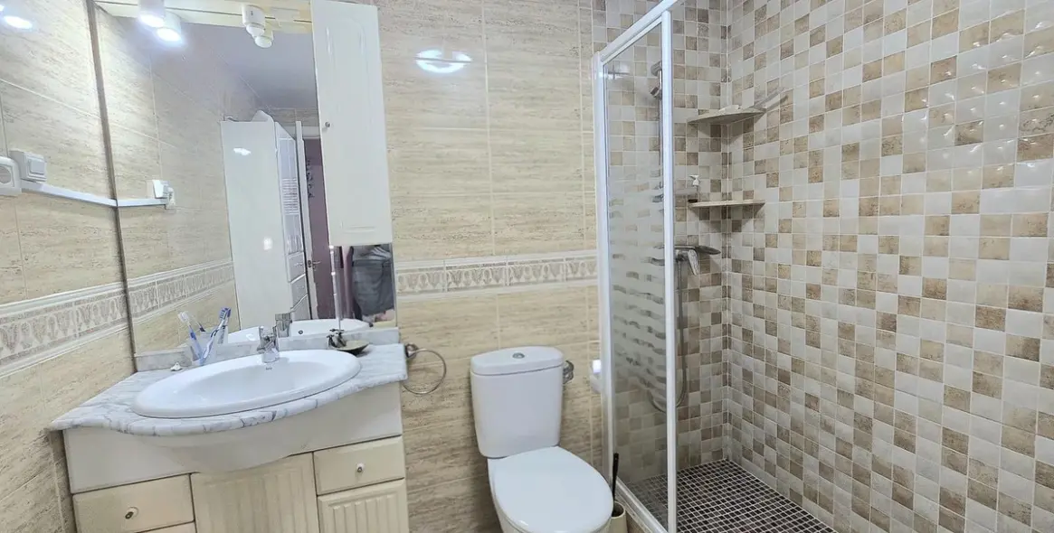 Sale of middle floor apartment in El Pinillo 15