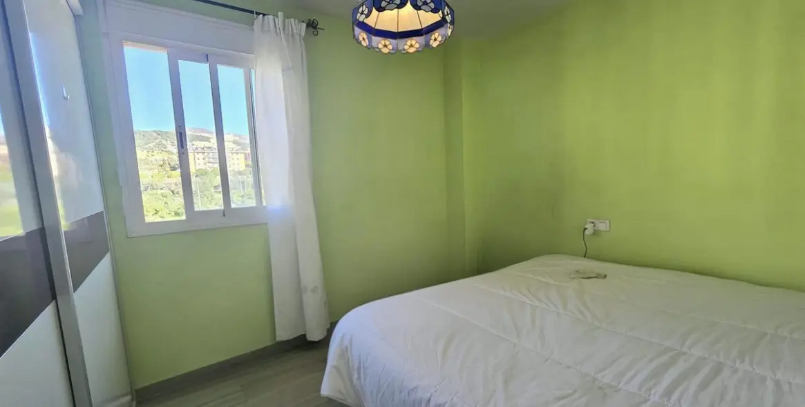 Sale of middle floor apartment in El Pinillo 21