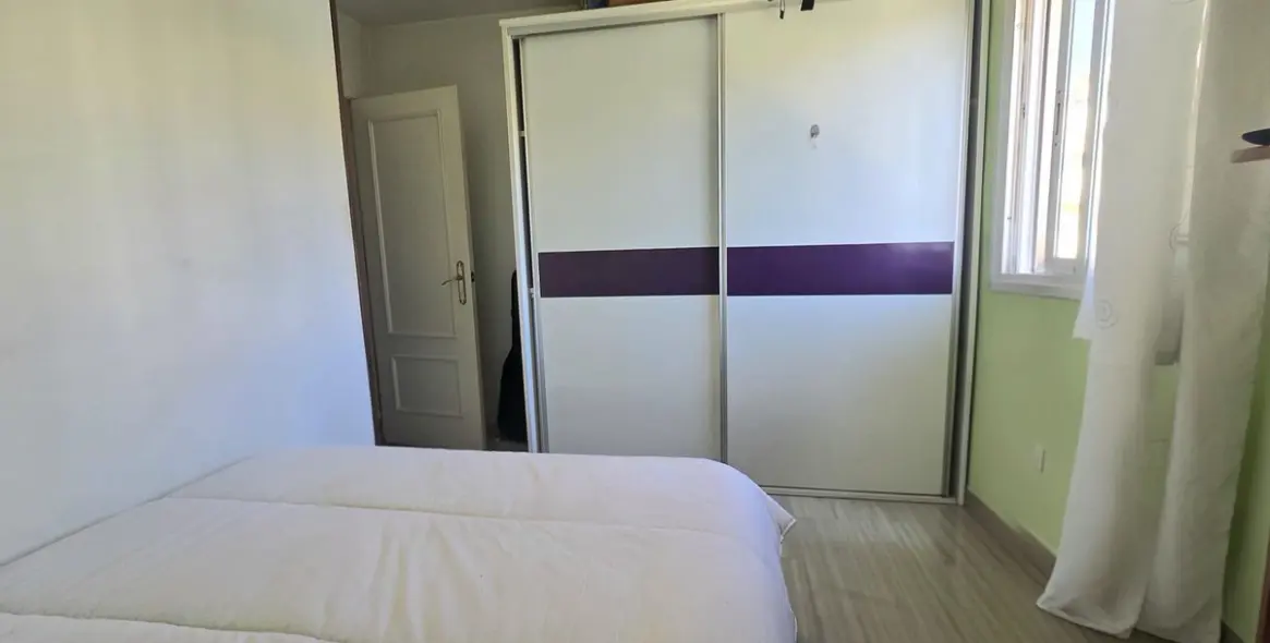 Sale of middle floor apartment in El Pinillo 22