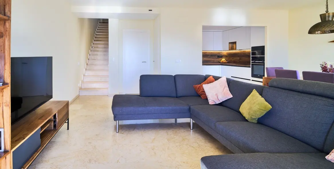 Продажа апартаментов на среднем этаже в Istán 5