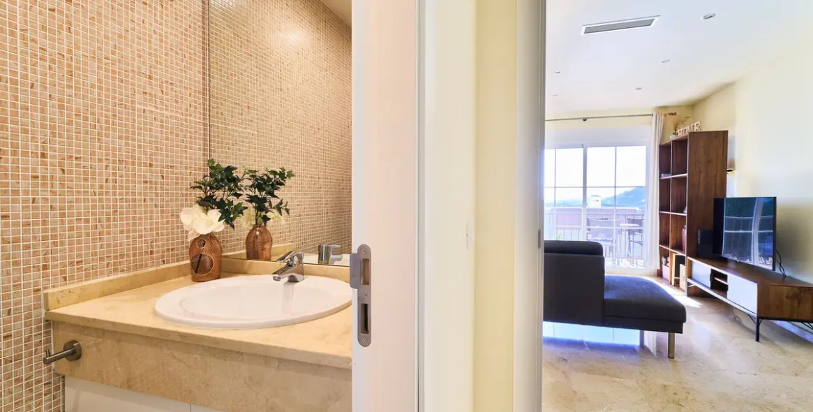 Продажа апартаментов на среднем этаже в Istán 11