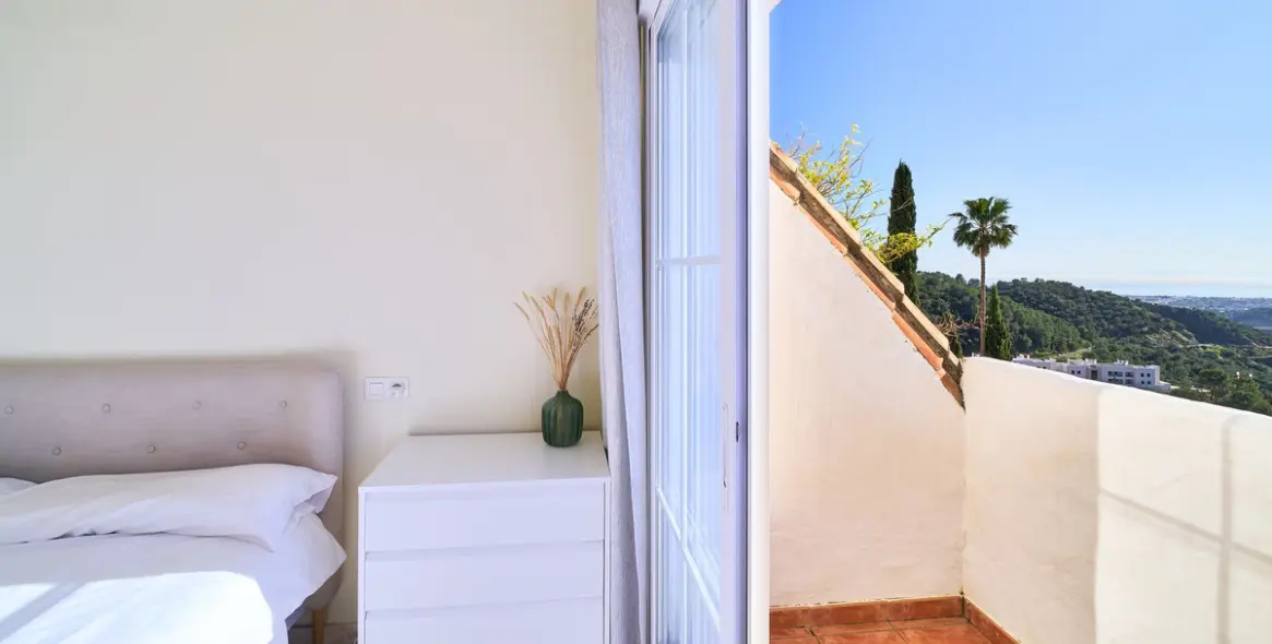 Продажа апартаментов на среднем этаже в Istán 14