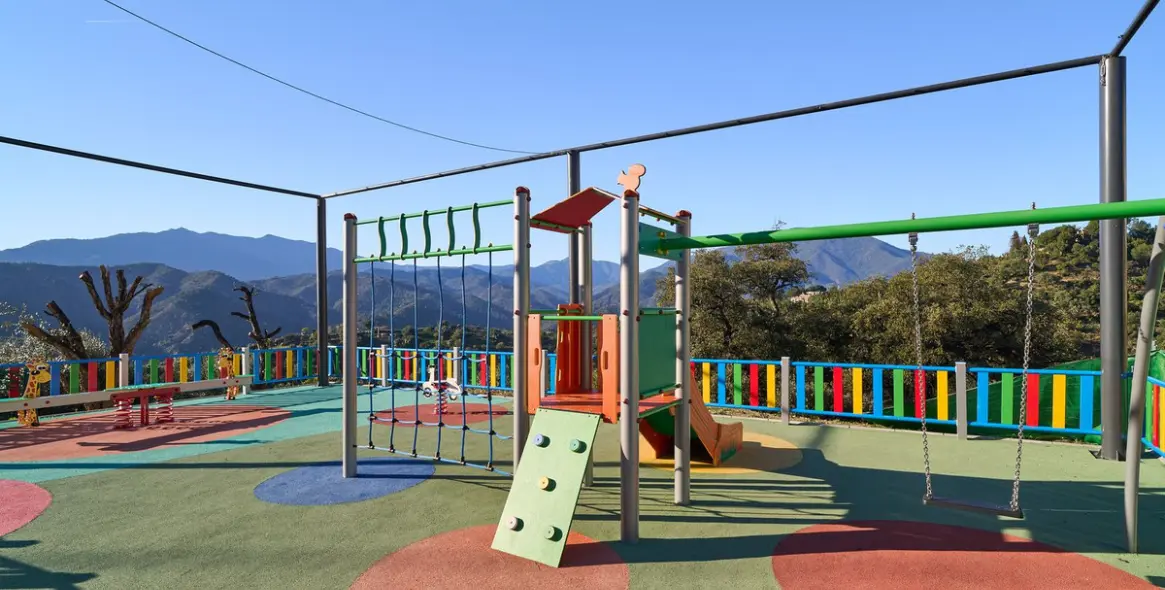 Sale of middle floor apartment in Istán 27