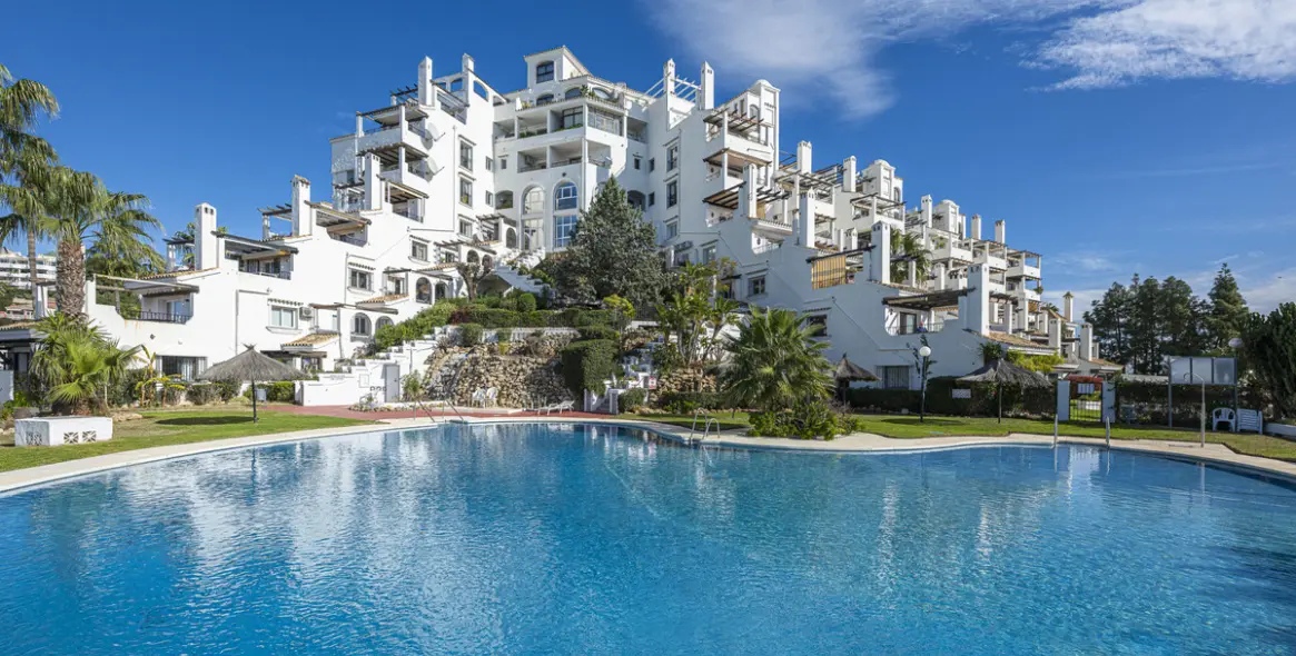 Продажа апартаментов на среднем этаже в Mijas Costa 1