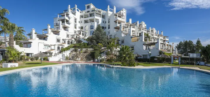 Sale of middle floor apartment in Mijas Costa 0