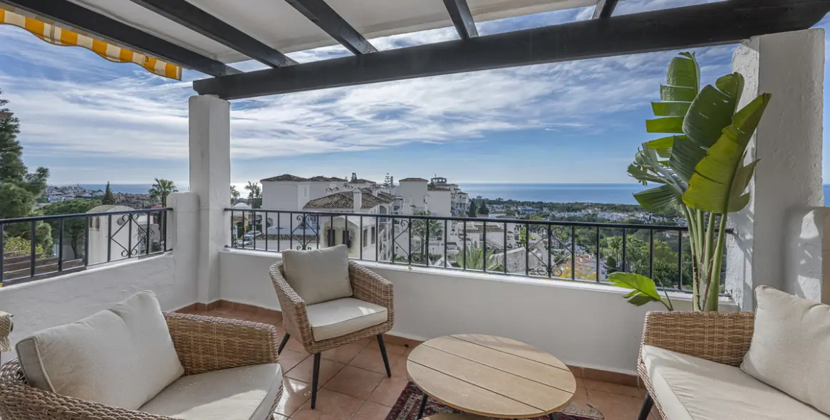 Продажа апартаментов на среднем этаже в Mijas Costa 2