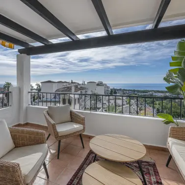 Sale of middle floor apartment in Mijas Costa